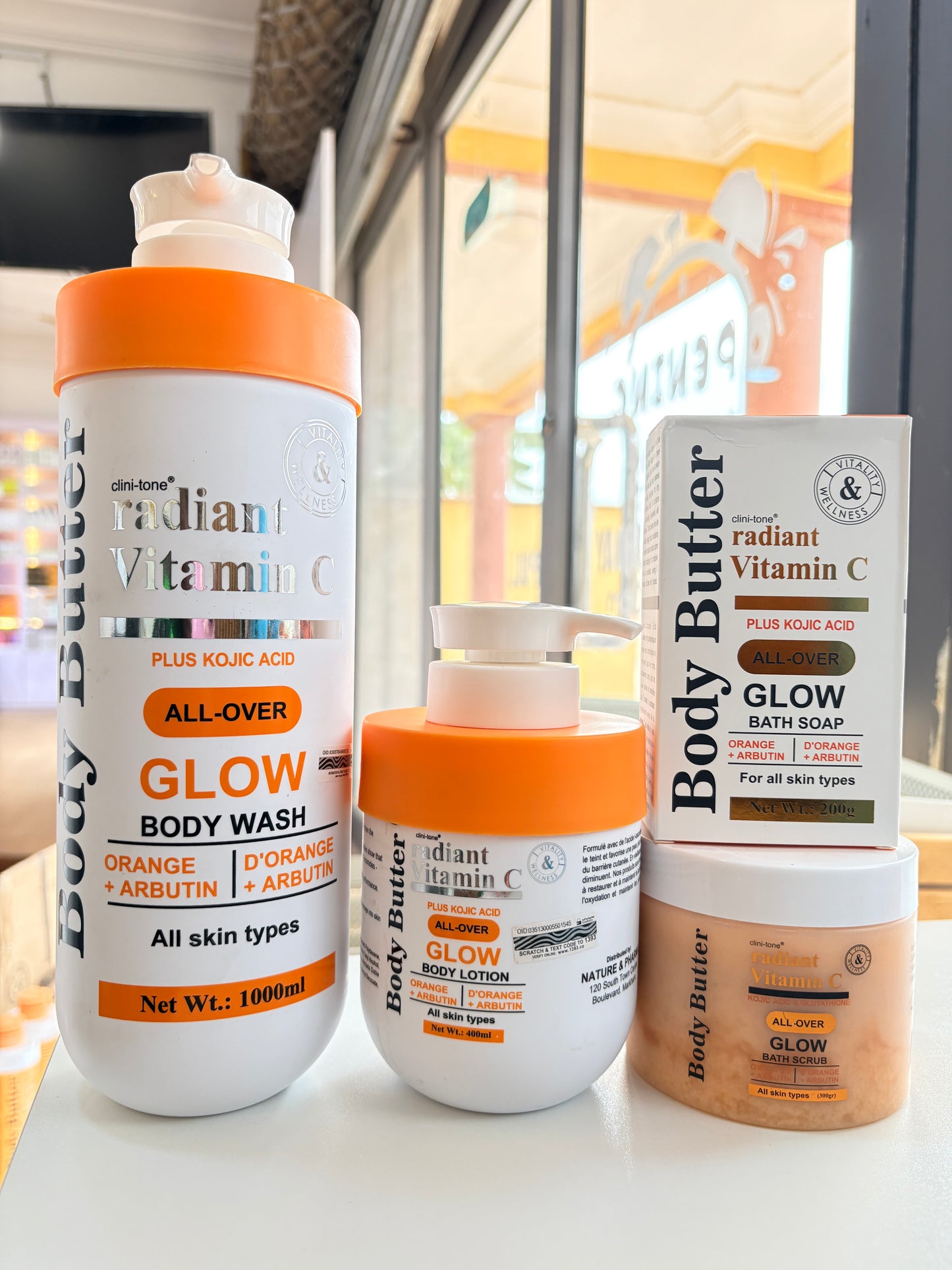 CLINITONE RADIANT VITAMIN C GLOW SET (LOTION, BODY WASH, BATH SOAP&BODY SCRUB)