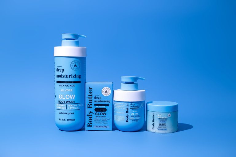 CLINITONE DEEP MOISTURIZING GLOW SET ( LOTION ,BATH SOAP ,BODY WASH ,BODY SCRUB)