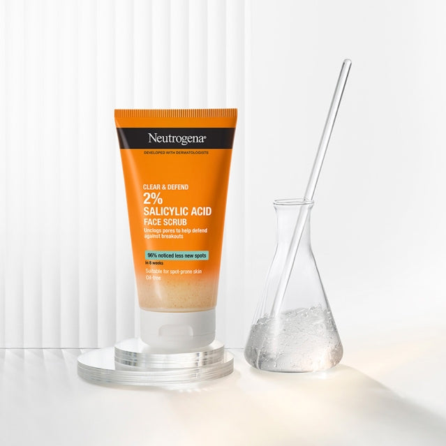 NEUTROGENA CLEAR AND DEFEND FACE SCRUB