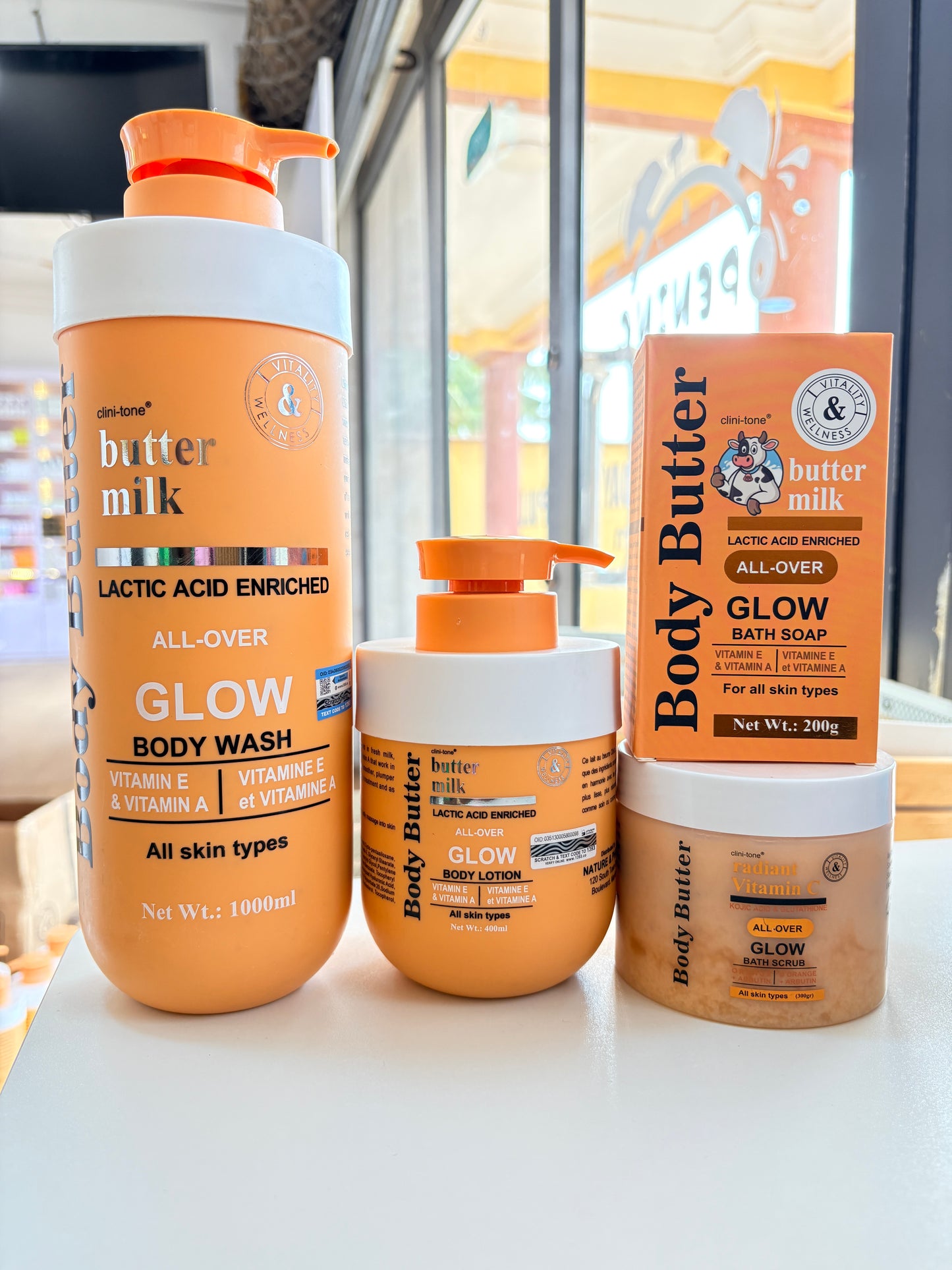 CLINITONE BUTTER MILK GLOW SET ( LOTION, BODY WASH ,BODY SCRUB ,BATH SOAP)